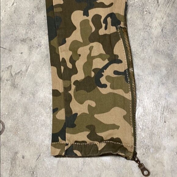 Wishlist Camouflage Cargo Pants Size Small - Picture 6 of 10